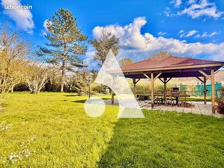 maison 7 pièces 198 m²