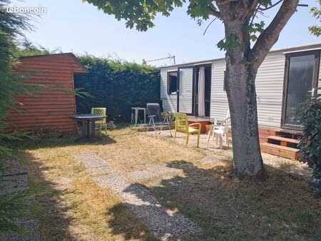 mobil home au calme au bord de la mer