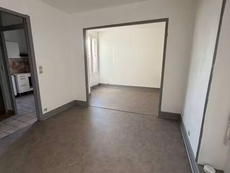 appartement studio avec un coin chambre plus terrasse