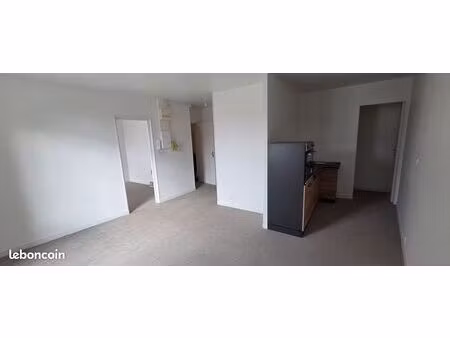 appartement type 2 refait a neuf