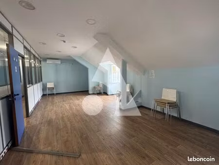 local bureaux 139 m²