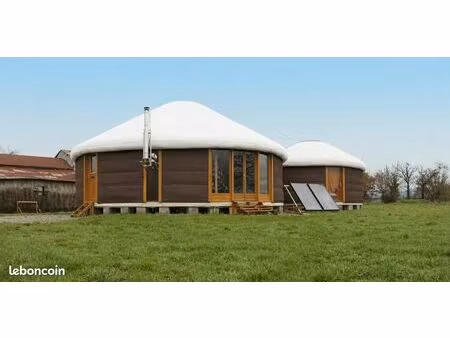 yourte contemporaine neuve de 8 m(49.9m2)