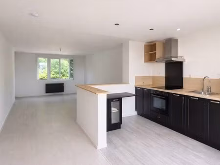 appartement t4 balcon et parking secteur très calme