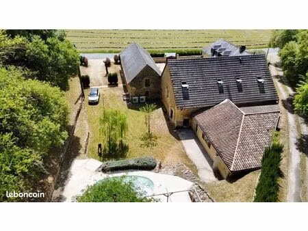 propriété 5 pièces 290 m²