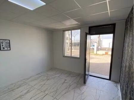 quetigny – bureaux récents : 6 pièces + accueil