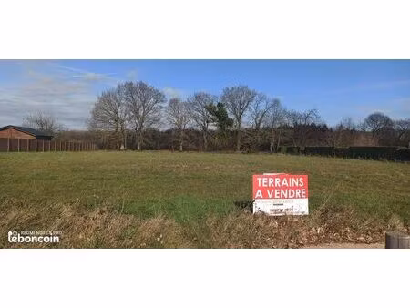 terrain 739 m² pleslin