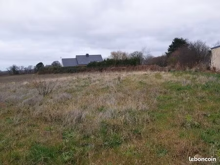 terrain constructible 700 m2 ploulec'h