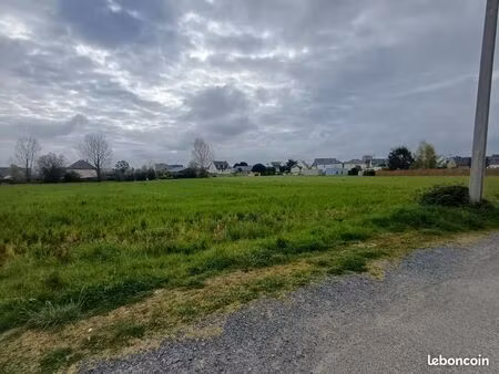 terrain 325 m² langueux