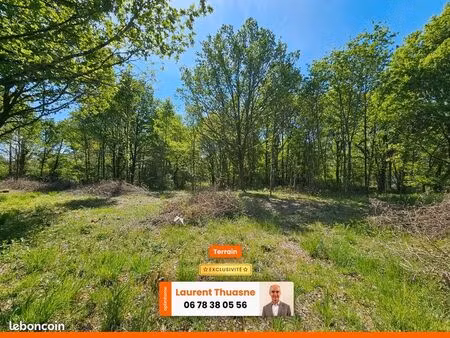 terrain 3 818 m² limeyrat