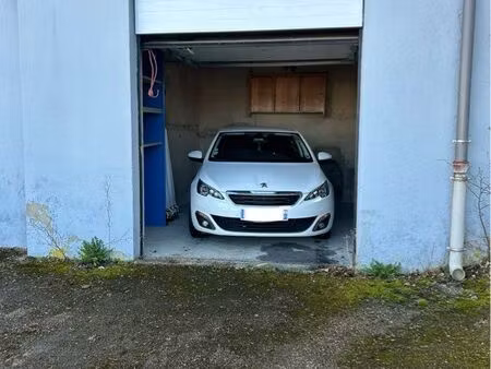 garage 17m2 rue de morteau