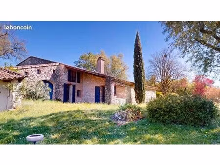 propriété 9 pièces 273 m²