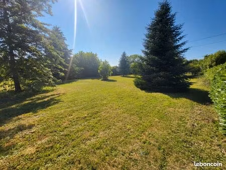 terrain 2 135 m² cours de pile