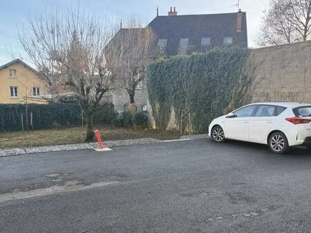 place de stationnement dans copropriété sécurisée