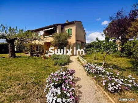 maison 6 pièces 160 m²