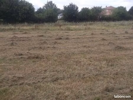 magnifique terrain de loisirs de 850 m2 . 25870 ..palise