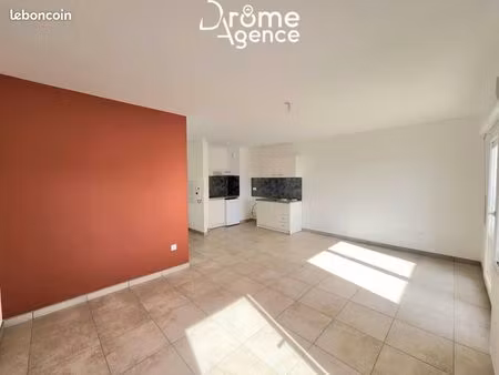 studio 1 pièce 30 m²