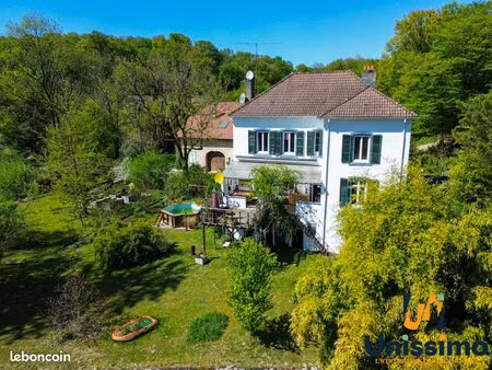 propriété 7 pièces 180 m²