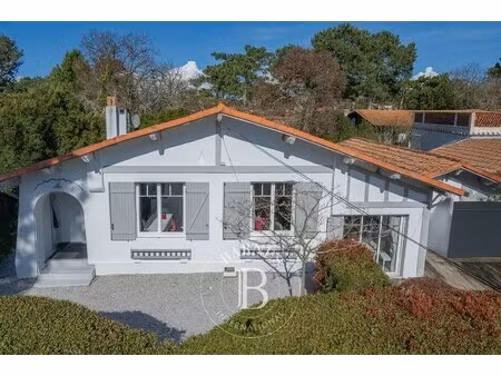 villa de luxe à vendre dans le quartier le moulleau-les abatilles