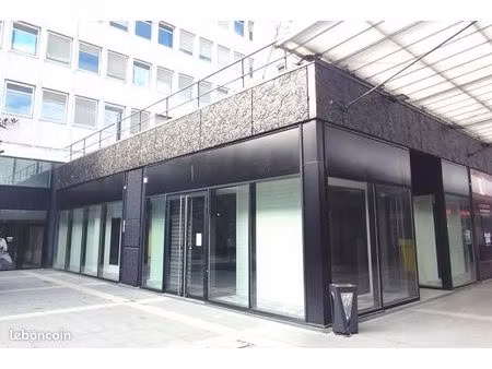 local commercial 143 m²