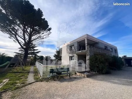 propriété 8 pièces 195 m²