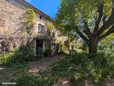 ferme à rénover sur 1500m² de terrain