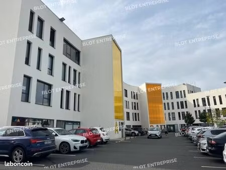 bureaux 156 m²