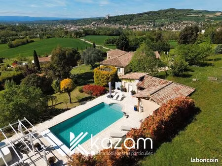 propriété avec vue panoramique  parc paysager et performance énergétique exceptionnelle au