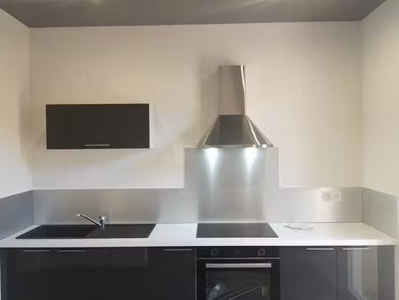 f2 refait à neuf (meublé ou non)