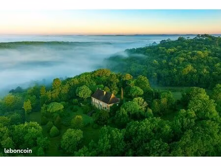 château 15 pièces 550 m²