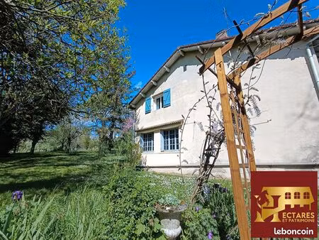 terrain 8 pièces 326 m²