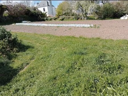 vend terrain en partie constructible