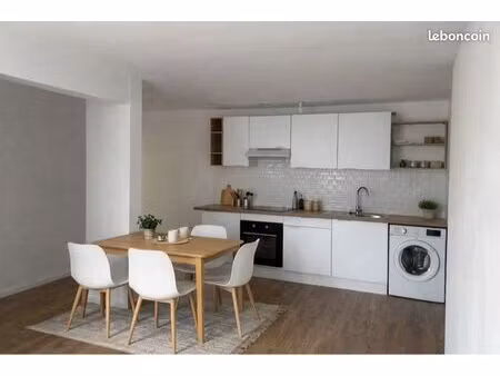 t2 refait à neuf + parking privé