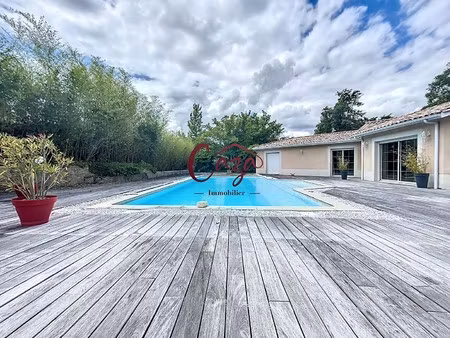 maison de luxe à vendre à camblanes-et-meynac