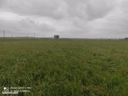 terrain 684 m² menneval