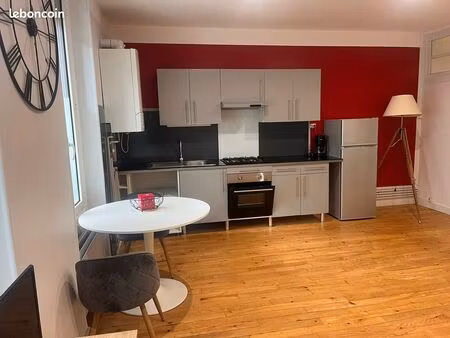 très grand t2 meublé  situé en rez-de-chaussée à 2 minutes à pied de la gare de périgueux 