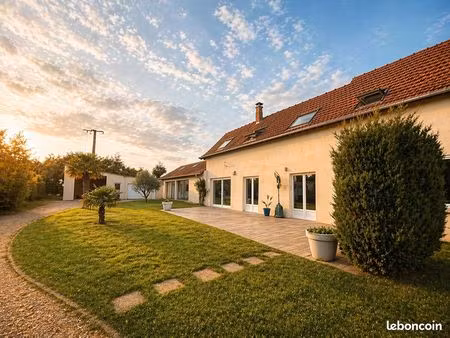 maison 8 pièces 210 m²