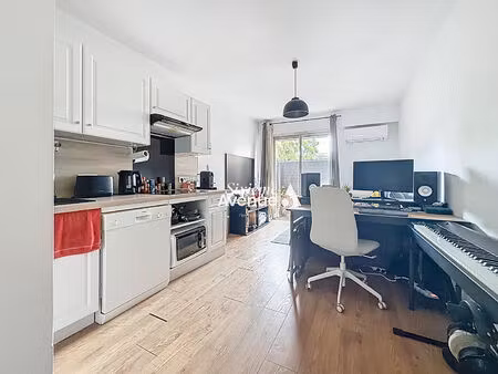 à vendre antibes : charmant 2 pièces avec jardin  terrasse  box et cave