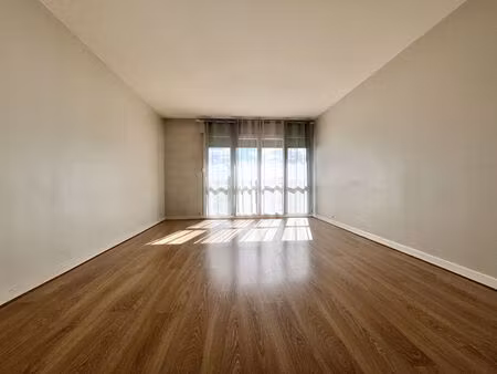 appartement 3 pieces - parking & cave - dourdan