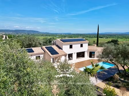 villa haut de gamme – vue panoramique  piscine  dépendance
