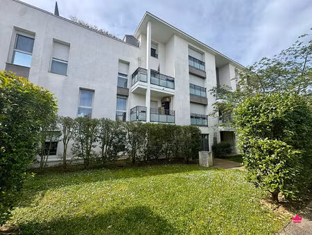 appartement 1 pièce avec balcon et garage-meyzieu