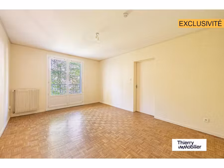 t2 barberie/schuman calme et vue verdure