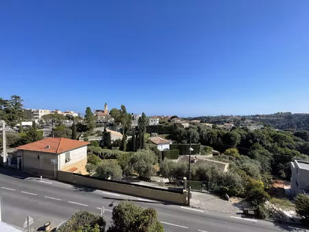 deux pièces /// rénové /// saint-antoine ginestière