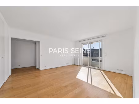 paris seine - avenue de versailles