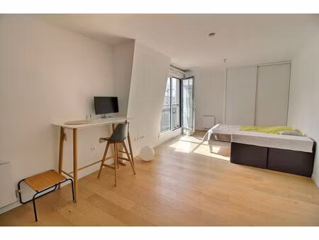 appartement t1 en dernier étage à puteaux - grand standing  calme et lumineux