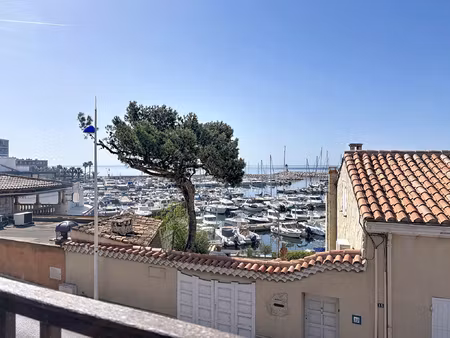 nouveaute - studio avec terrasse plein sud vue mer & port