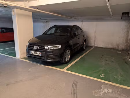 emplacement de parking - 10 rue de la paix