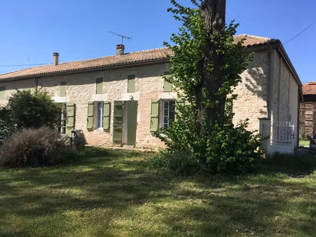 le temple sur lot  maison en pierres de plain pied de 96 m2 avec grand jardin de 2800 m². 
