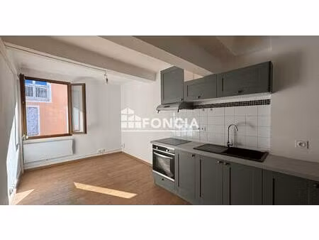 digne  hyper centre  appartement de type 2 avec grenier