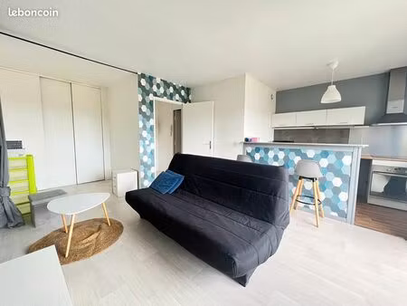 studio 1 pièce 32 m²