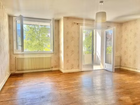 t3 avec balcon-liberation